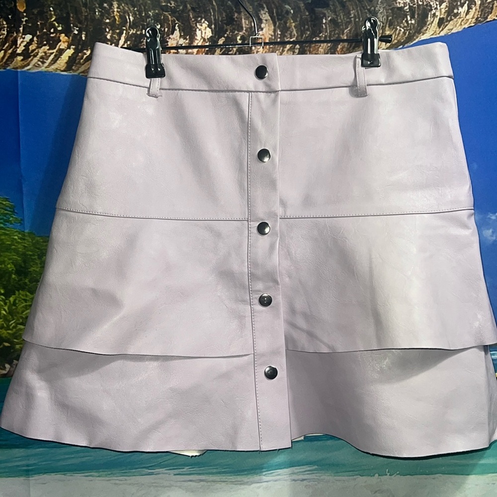 NWOT Haute Monde Faux Leather Tiered Mini Skirt Size Large - Picture 1 of 4